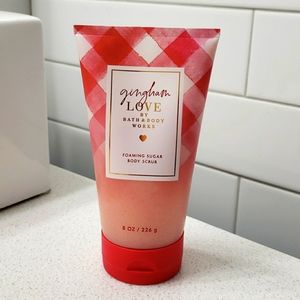 *❣3/25❣  Bath & Body Works- GINGHAM LOVE - Foaming Sugar Body Scrub